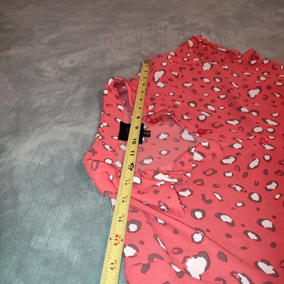Red Brown Cheetah Print Blouse Top Shirt W5 Size M Flowy Material Elegant Comfy - Picture 3 of 6
